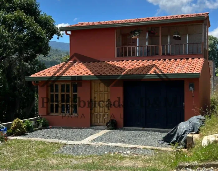 Casas dos pisos marron